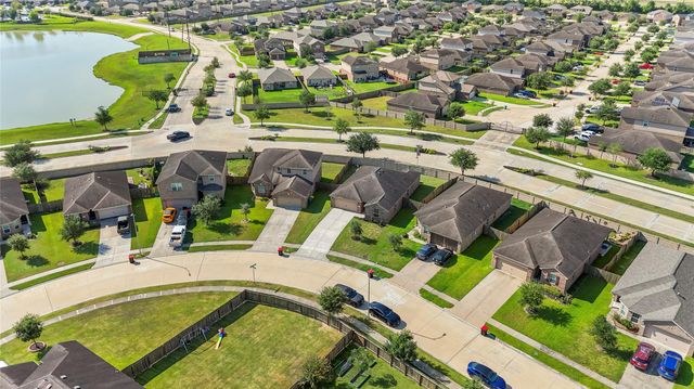 1607 Yellow Stone Drive, Iowa Colony, TX 77583