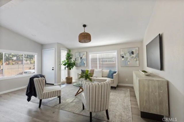 201 Road Runner, Fountain Valley, CA 92708