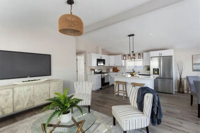 201 Road Runner, Fountain Valley, CA 92708