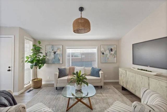 201 Road Runner, Fountain Valley, CA 92708