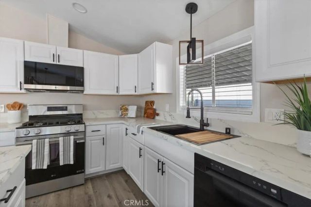 201 Road Runner, Fountain Valley, CA 92708
