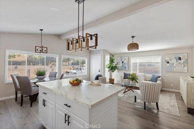 201 Road Runner, Fountain Valley, CA 92708