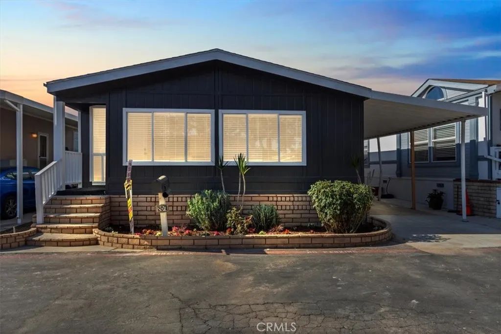 201 Road Runner, Fountain Valley, CA 92708