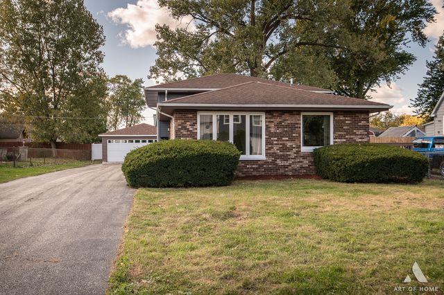 10956 S Nagle Avenue, Worth, IL 60482