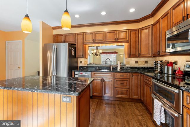 8 KATHSWAY CT, Baltimore, MD 21234