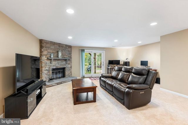 8 KATHSWAY CT, Baltimore, MD 21234