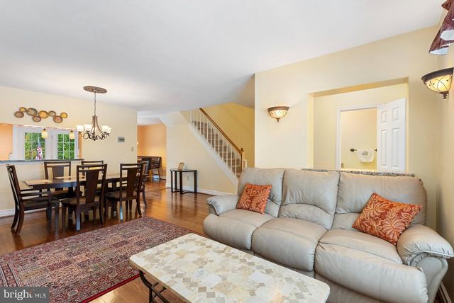 8 KATHSWAY CT, Baltimore, MD 21234
