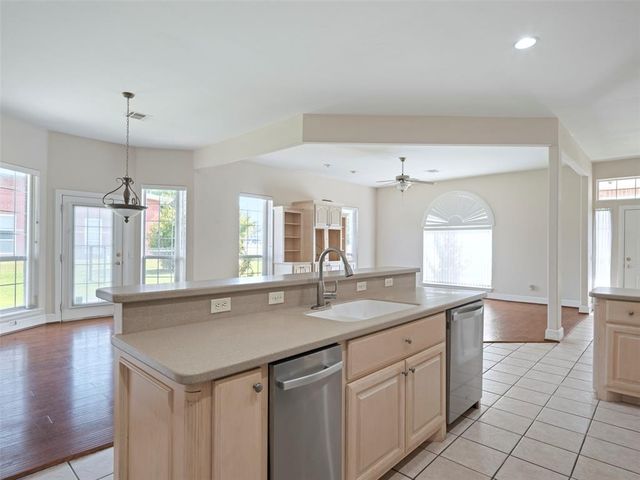 10513 S Santa Fe Avenue, Oklahoma City, OK 73170