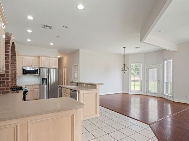 10513 S Santa Fe Avenue, Oklahoma City, OK 73170