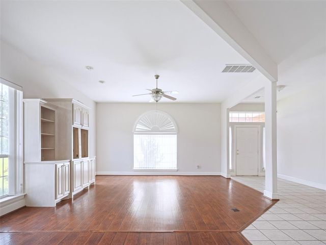 10513 S Santa Fe Avenue, Oklahoma City, OK 73170