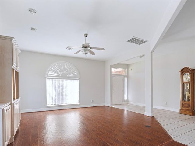 10513 S Santa Fe Avenue, Oklahoma City, OK 73170
