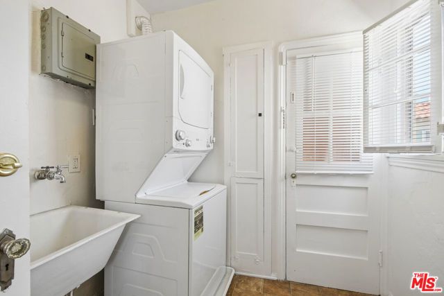 9221 Alcott Street 2, Los Angeles, CA 90035