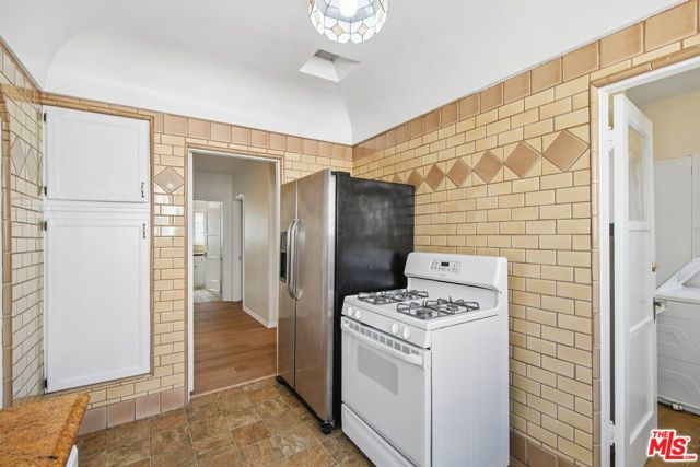 9221 Alcott Street 2, Los Angeles, CA 90035