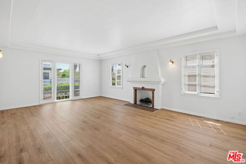 9221 Alcott Street 2, Los Angeles, CA 90035