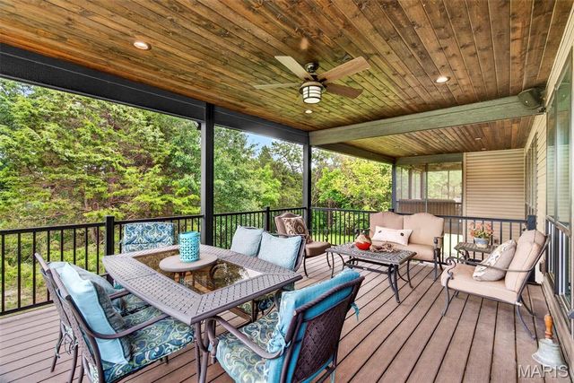 992 Foggy Court, Washington, MO 63090