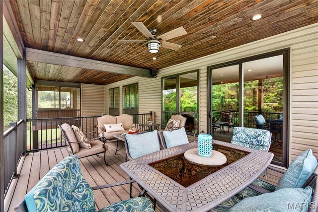 992 Foggy Court, Washington, MO 63090