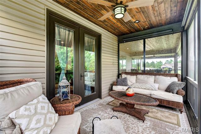 992 Foggy Court, Washington, MO 63090