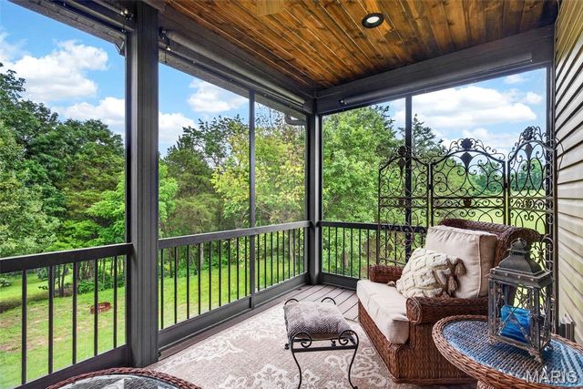 992 Foggy Court, Washington, MO 63090