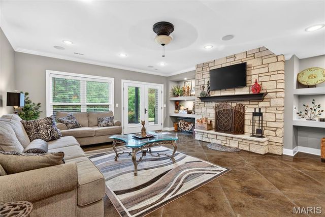 992 Foggy Court, Washington, MO 63090