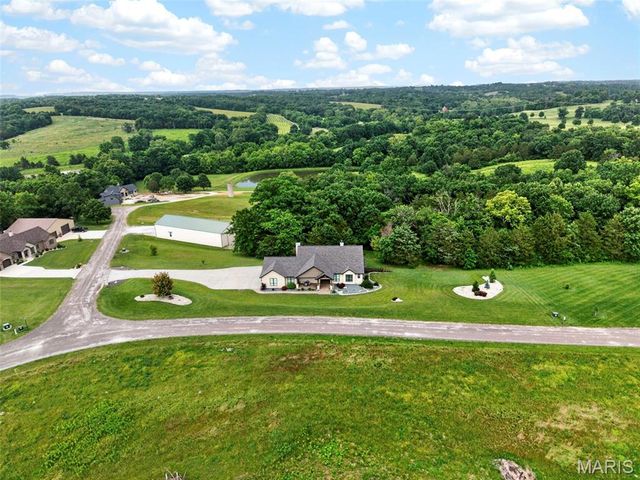 992 Foggy Court, Washington, MO 63090