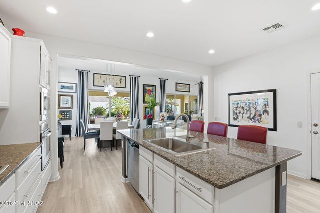 31953 S Misty Basin Road, Oracle, AZ 85623