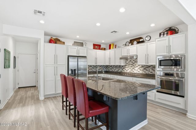 31953 S Misty Basin Road, Oracle, AZ 85623