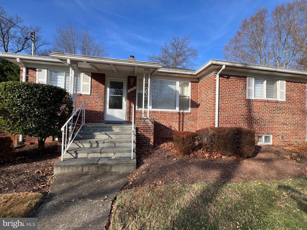 6205 KIRBY RD, Bethesda, MD 20817