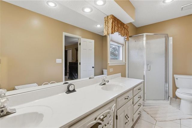 812 High Drive, Excelsior Springs, MO 64024