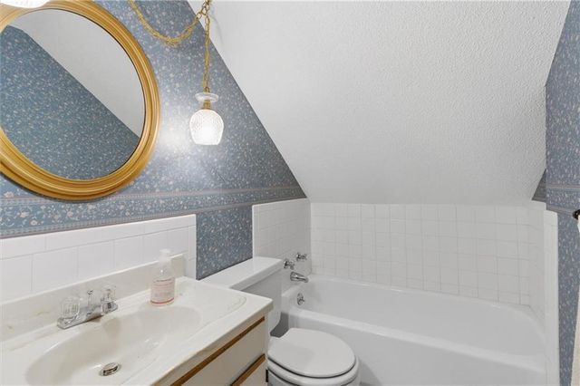 812 High Drive, Excelsior Springs, MO 64024