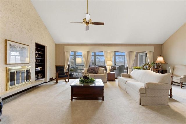 812 High Drive, Excelsior Springs, MO 64024