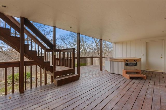 812 High Drive, Excelsior Springs, MO 64024