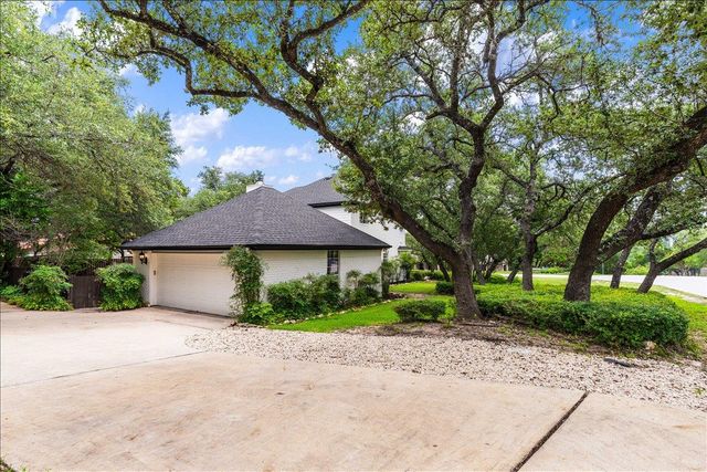 201 Timpanagos DR, Lakeway, TX 78734