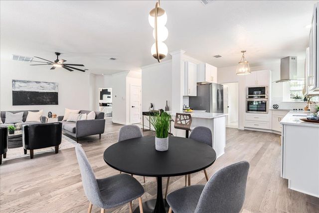 201 Timpanagos DR, Lakeway, TX 78734
