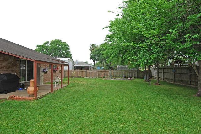 5421 Thistle Drive, Dickinson, TX 77539