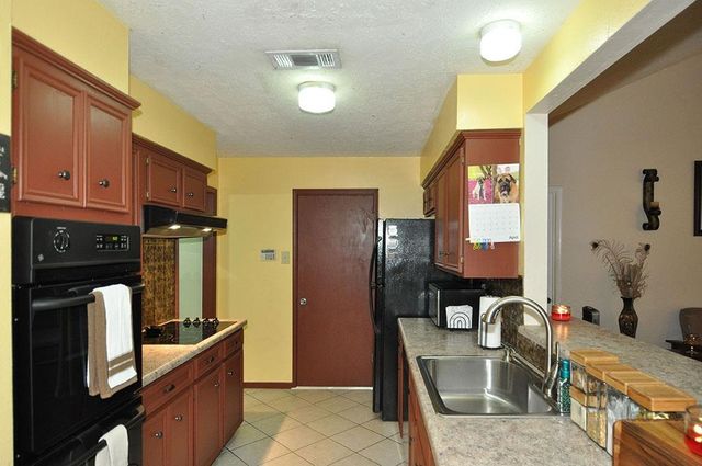 5421 Thistle Drive, Dickinson, TX 77539