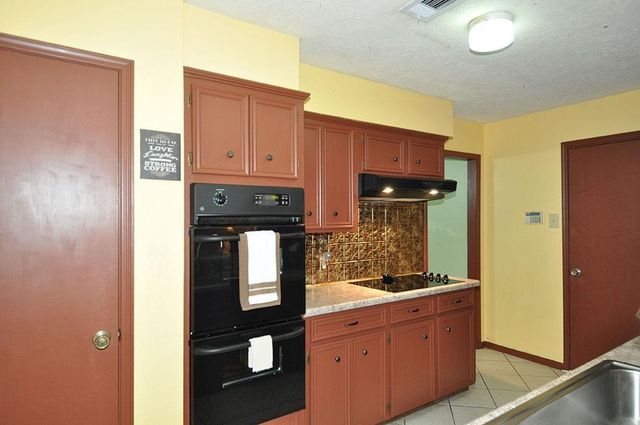 5421 Thistle Drive, Dickinson, TX 77539