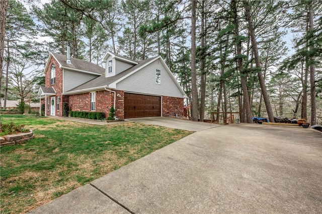 5 Pine Trail Road, Rogers, AR 72756