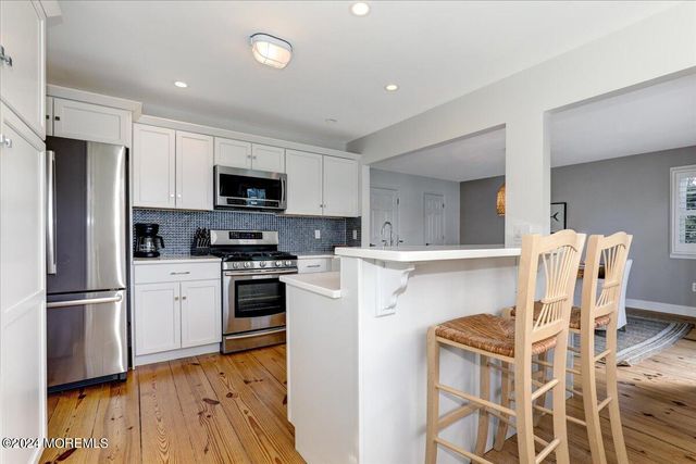 108 Glimmer Glass Circle, Manasquan, NJ 08736