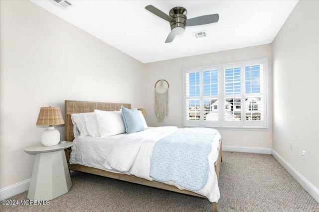 108 Glimmer Glass Circle, Manasquan, NJ 08736