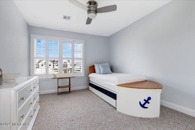 108 Glimmer Glass Circle, Manasquan, NJ 08736