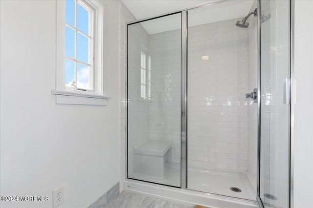 108 Glimmer Glass Circle, Manasquan, NJ 08736