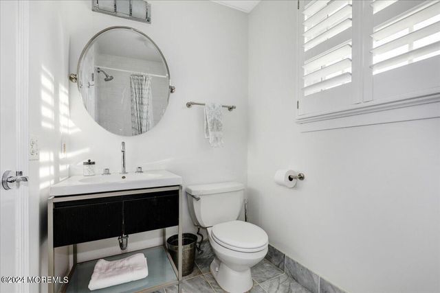 108 Glimmer Glass Circle, Manasquan, NJ 08736