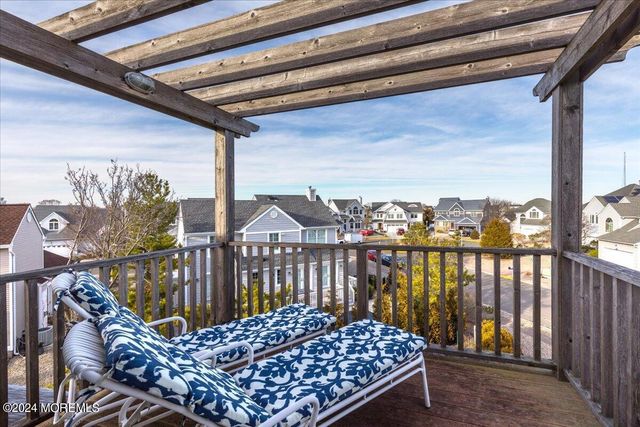 108 Glimmer Glass Circle, Manasquan, NJ 08736