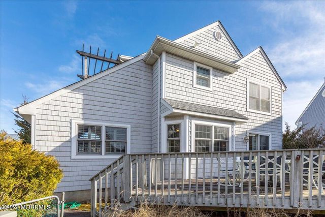 108 Glimmer Glass Circle, Manasquan, NJ 08736