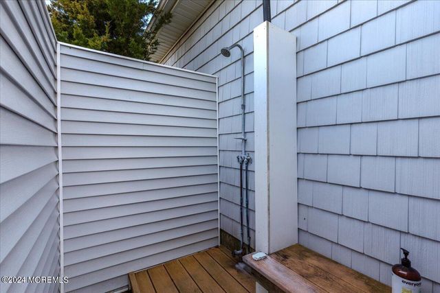 108 Glimmer Glass Circle, Manasquan, NJ 08736