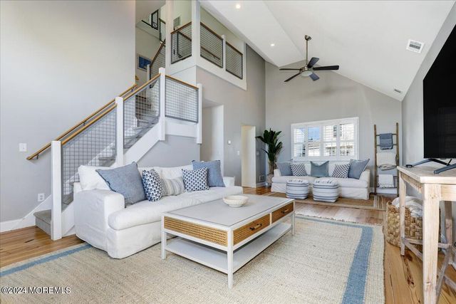 108 Glimmer Glass Circle, Manasquan, NJ 08736