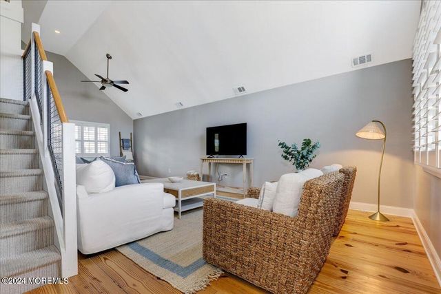 108 Glimmer Glass Circle, Manasquan, NJ 08736