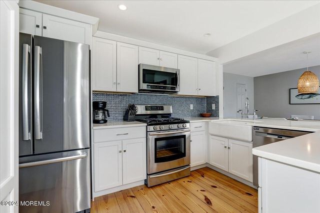 108 Glimmer Glass Circle, Manasquan, NJ 08736