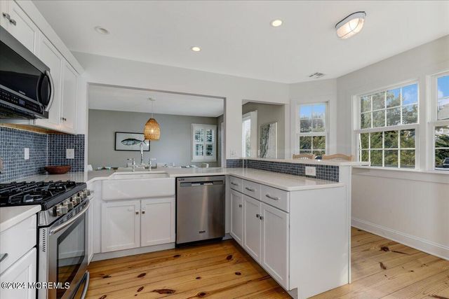 108 Glimmer Glass Circle, Manasquan, NJ 08736