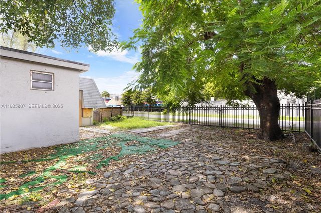 4201 NW 25th Ave 1, Miami, FL 33142